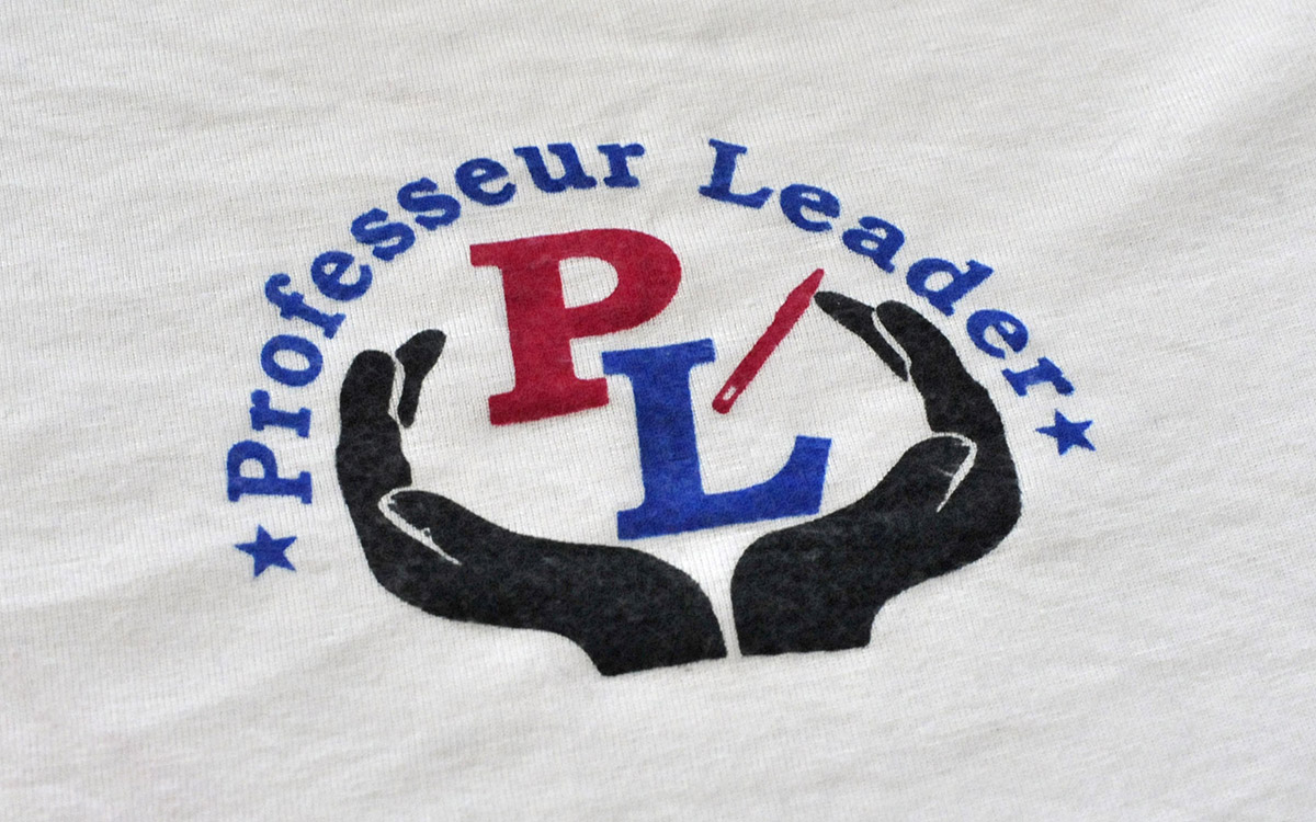 Logotype de l'association Professeur Leader floqué sur les tee-shirt de ses membres.