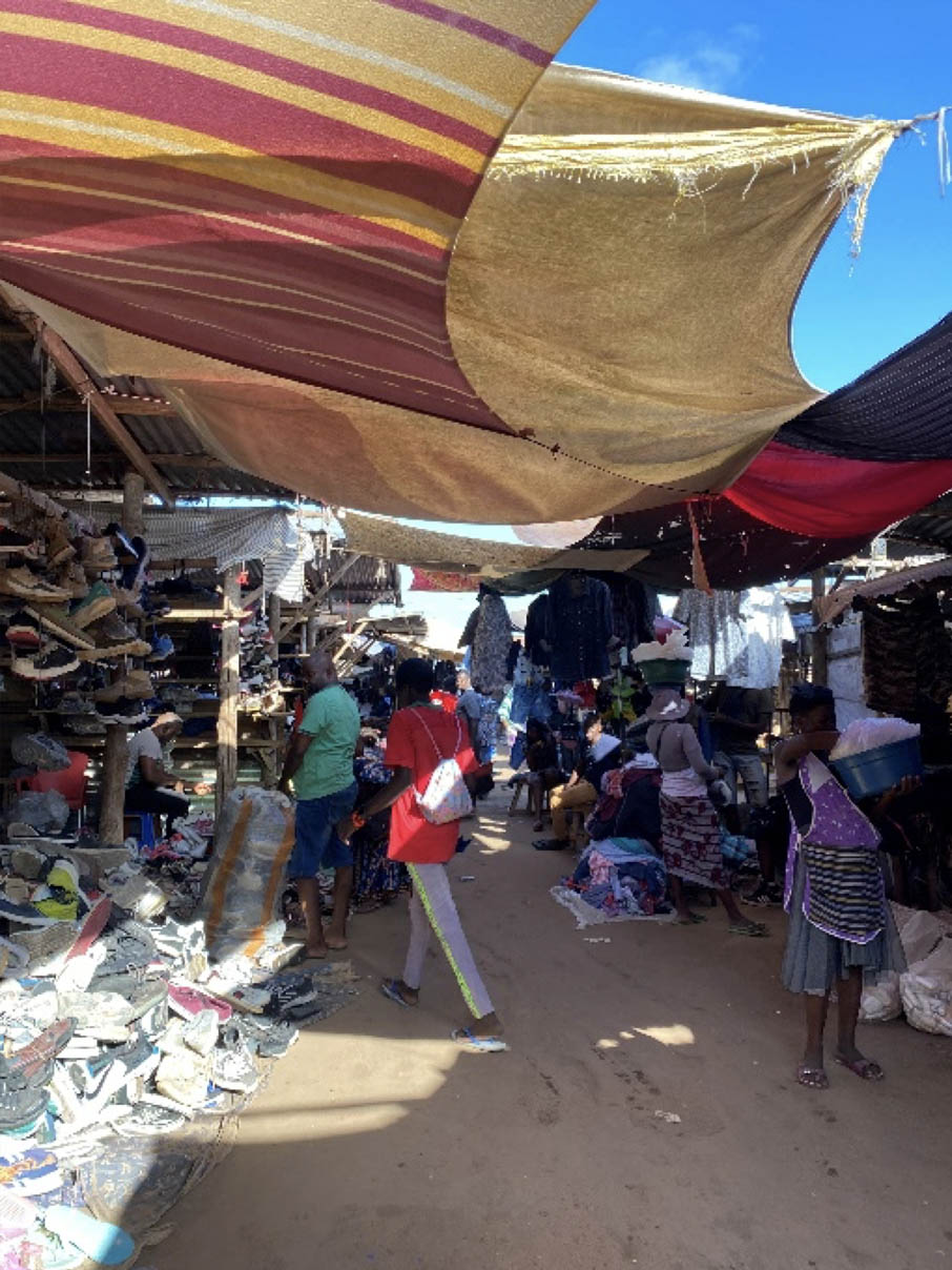 Allée couverte du marché d’Hedrzanawoé