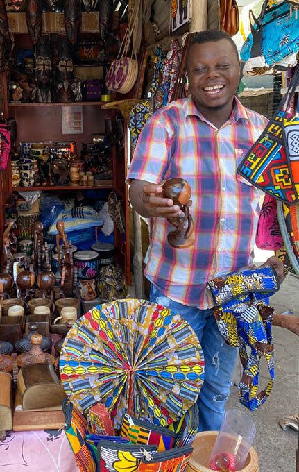 Association Ana-Nour : une journée au marché de Lomé